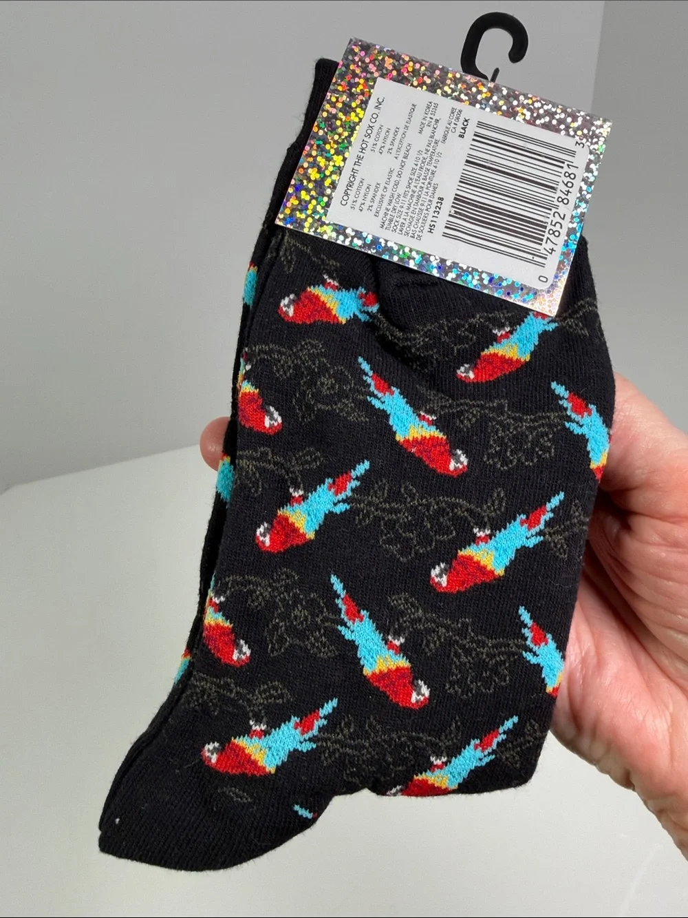 NWT Scarlet Macaw Parrot Women’s 9-11 Crew Socks Bird Lover Psittacine Boho